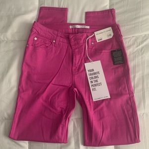 🆕 Pink Mid-Rise Skinny Jeans